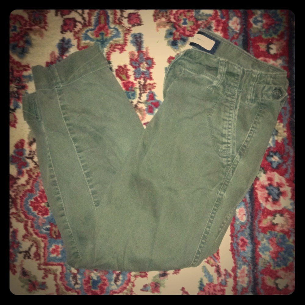 Girls Abercrombie Green Capris.